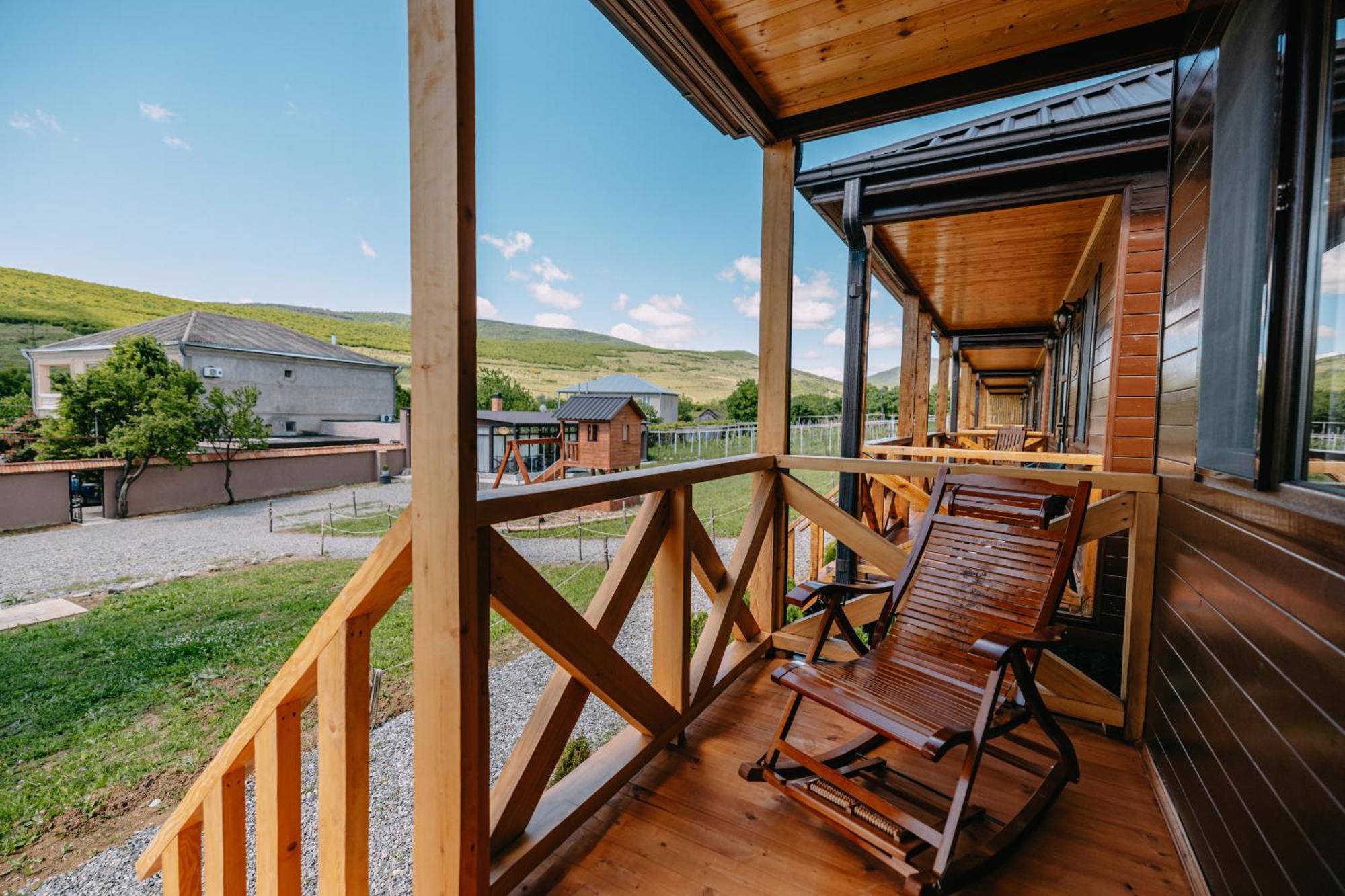 Chateau Ateni Cottages Gori Bagian luar foto