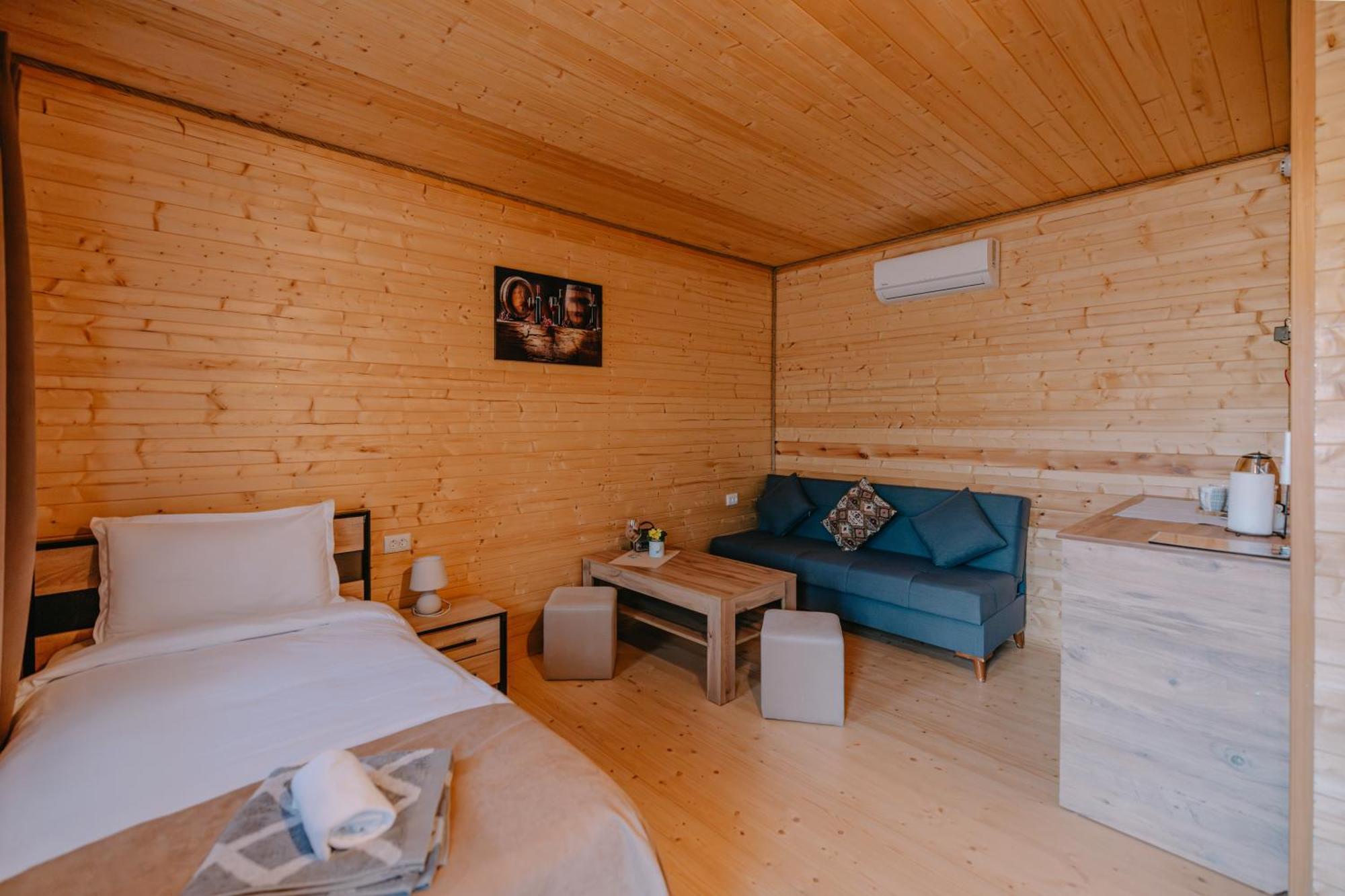 Chateau Ateni Cottages Gori Bagian luar foto