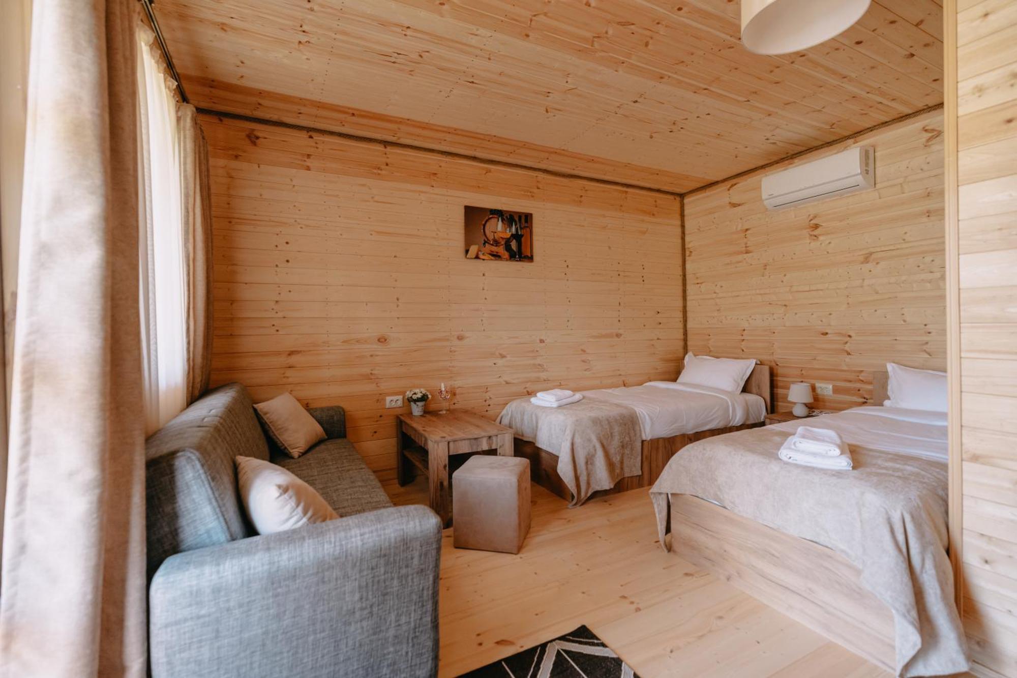 Chateau Ateni Cottages Gori Bagian luar foto