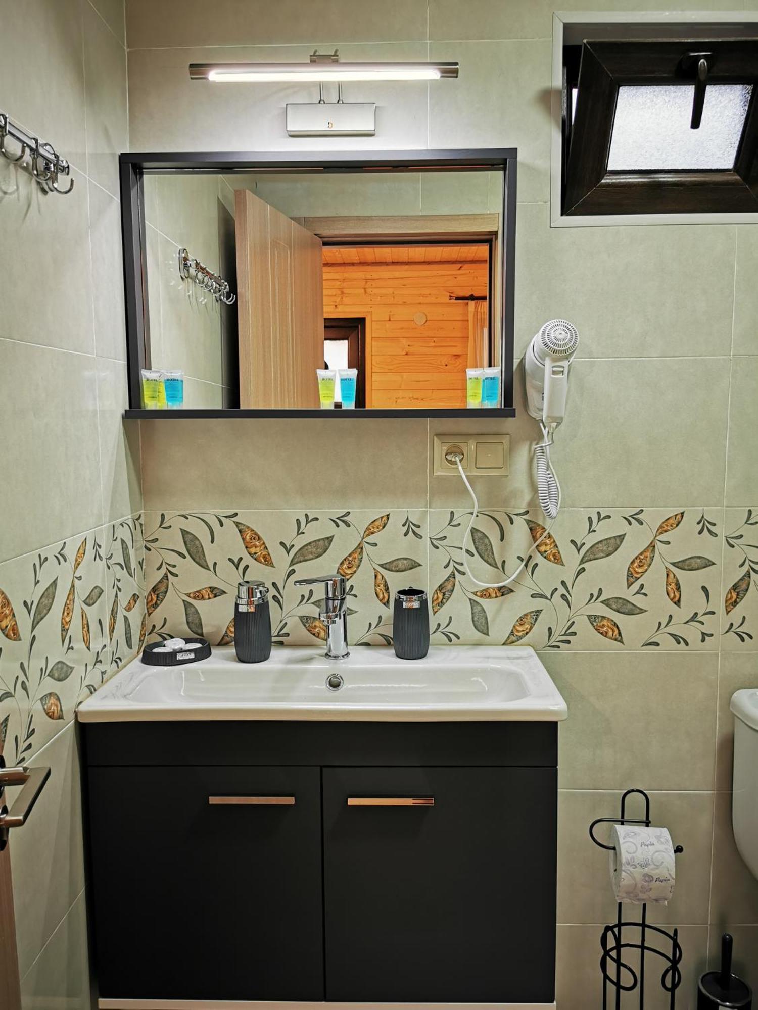 Chateau Ateni Cottages Gori Bagian luar foto